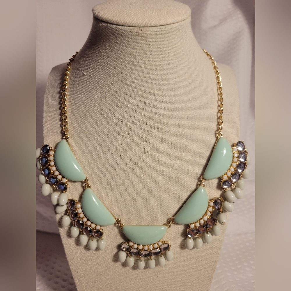 NY Mint Green Collar Necklace Gold-tone White Fringe Chunky Bib - Picture 2 of 10